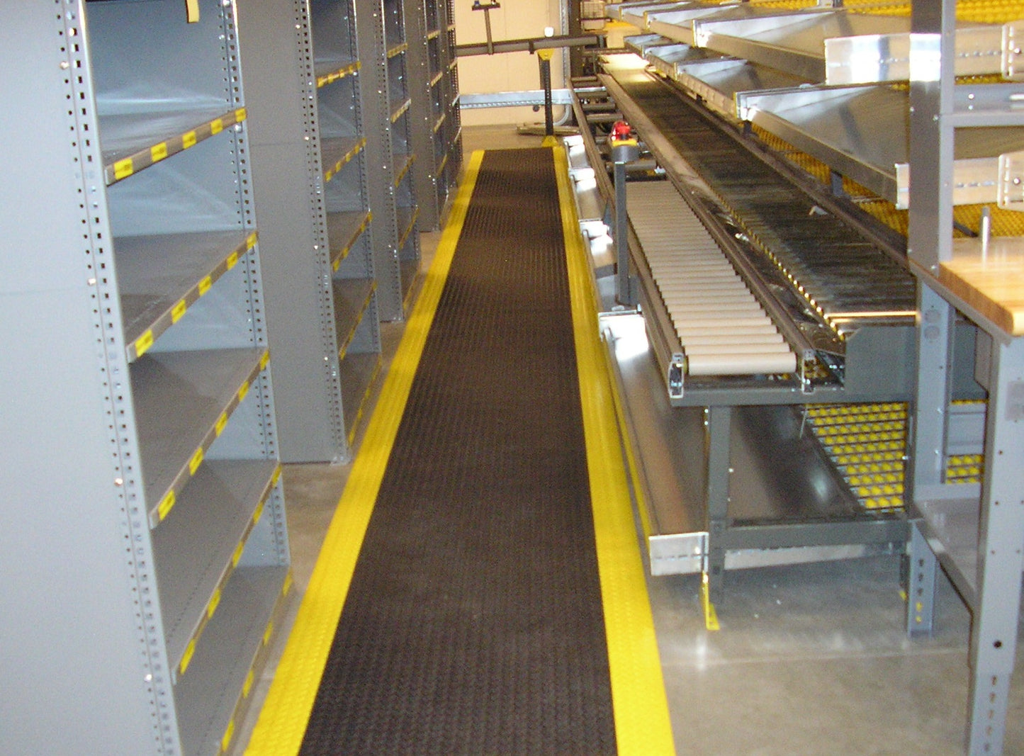 Diamond Plate Yellow Border